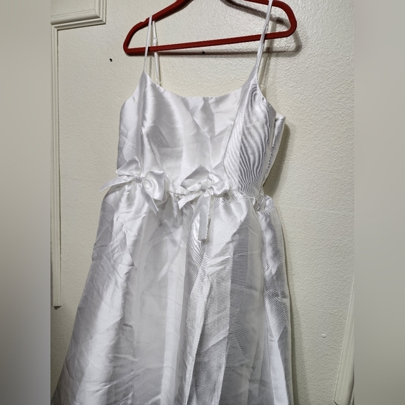 White Taffeta Bow Midi Dress - Picture 6 of 10